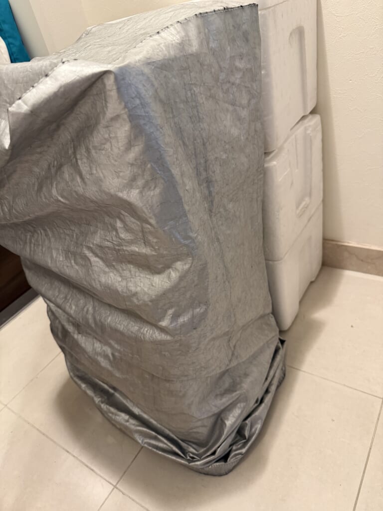 わが家に届いたパルシステムの宅配箱と保冷カバー